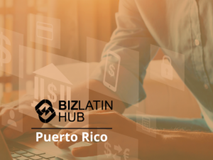 Se muestra a una persona usando una computadora portátil. Los íconos superpuestos representan varios conceptos digitales, incluidos moneda, documentos y seguridad. En primer plano se muestra el texto "BizLatin Hub Puerto Rico", resaltando los servicios para abrir cuenta bancaria corporativa Puerto Rico. El tono de color general es cálido y dorado.