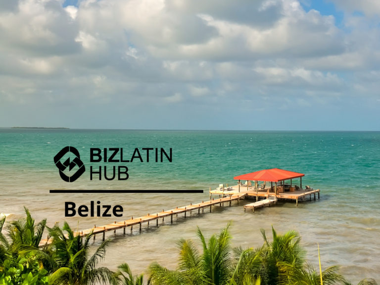 A turquoise ocean under a partly cloudy sky with a dock extending into the water. At the end of the dock is a pavilion with an orange roof. In the foreground, there are green palm trees and information about "tipos de visto na Colômbia." The text "BIZLATIN HUB Belize" is overlaid on the image.